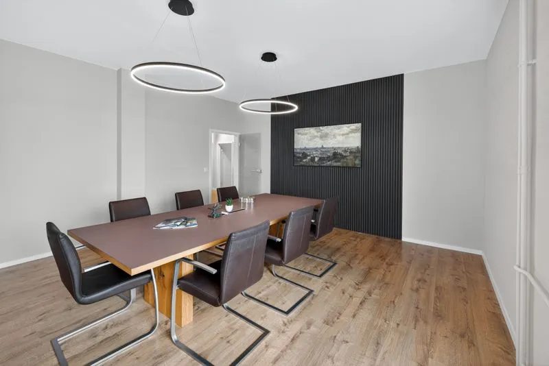 Büro Rhycasa Widnau – Besprechung