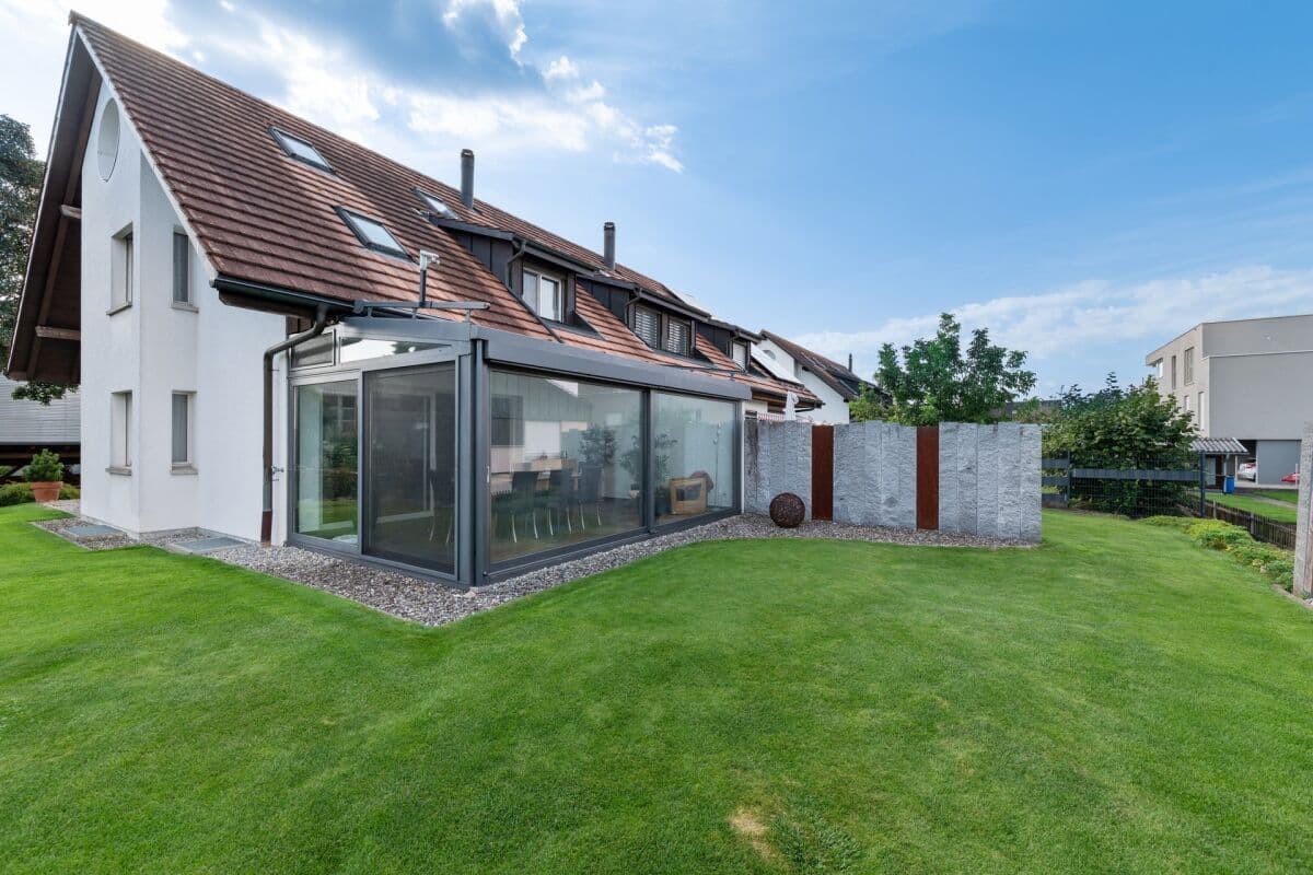 Gepflegtes Reiheneckhaus mit Wintergarten und Cheminée in Widnau