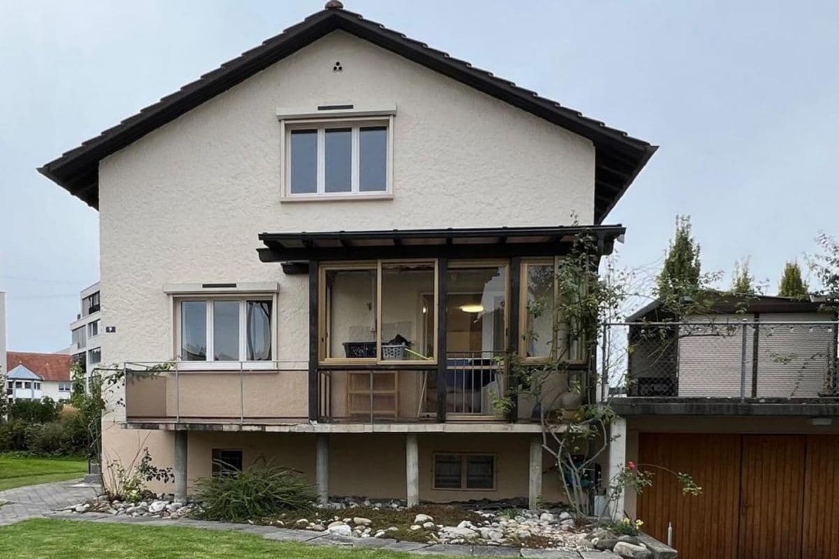 Einfamilienhaus mit Wintergarten, Terrasse und Garten in ruhiger Wohnlage