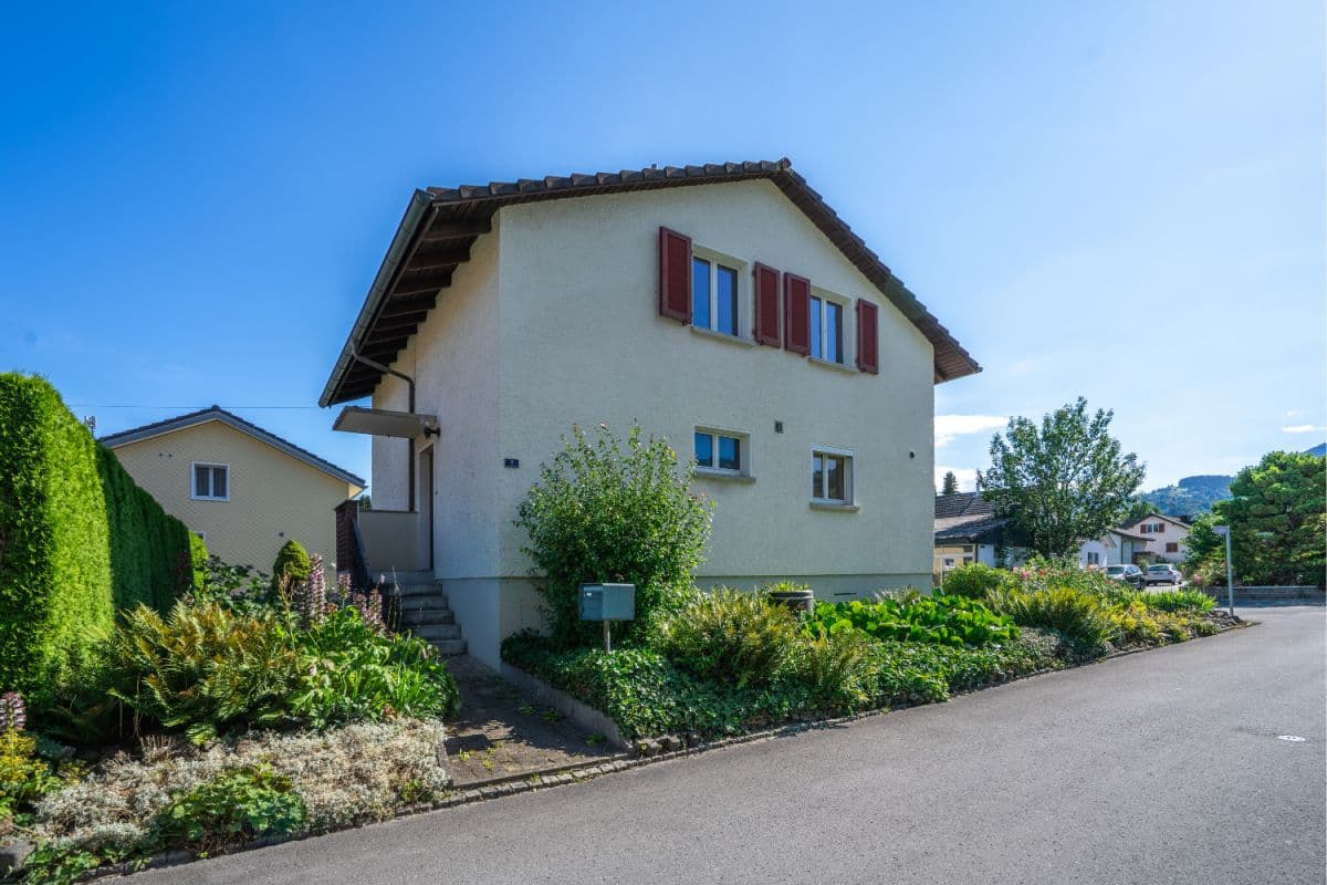 Freistehendes Einfamilienhaus mit Umbaupotenzial