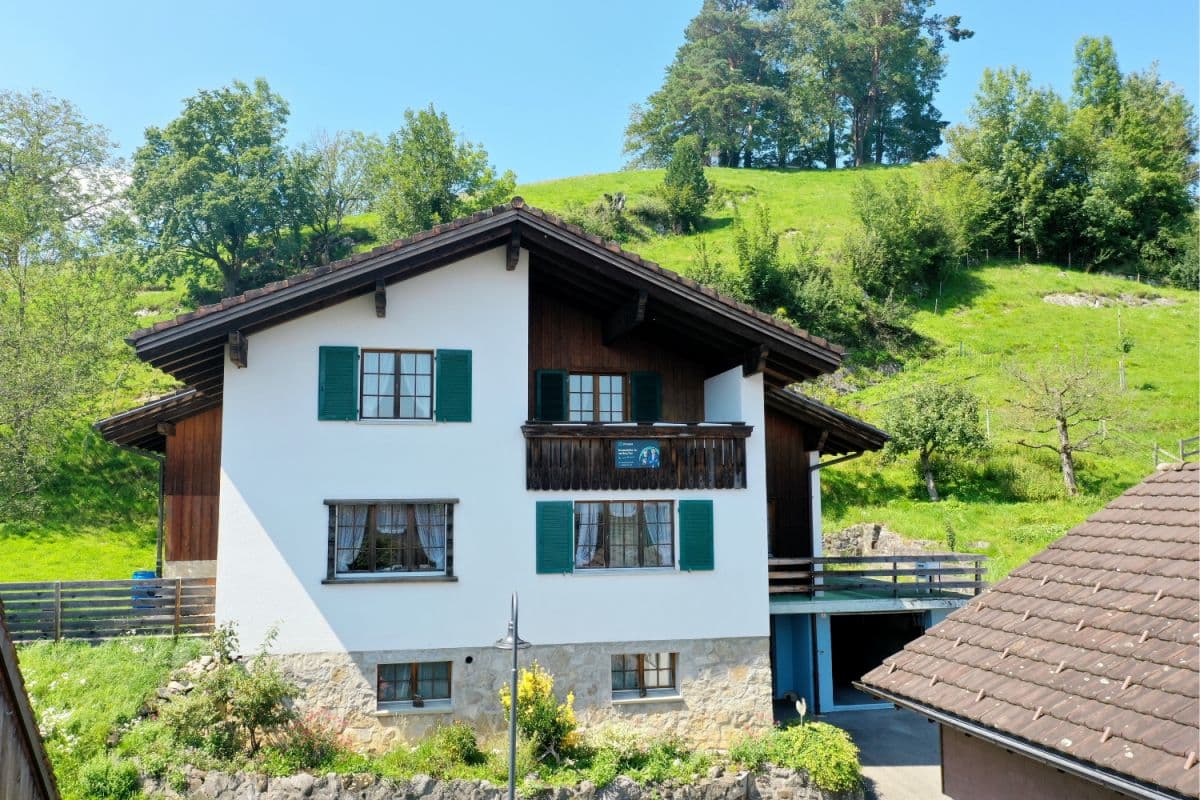 Freistehendes Einfamilienhaus mit viel Umschwung und herrlicherAussicht